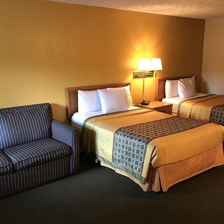 Budget Host Inn 桑达斯基 外观 照片