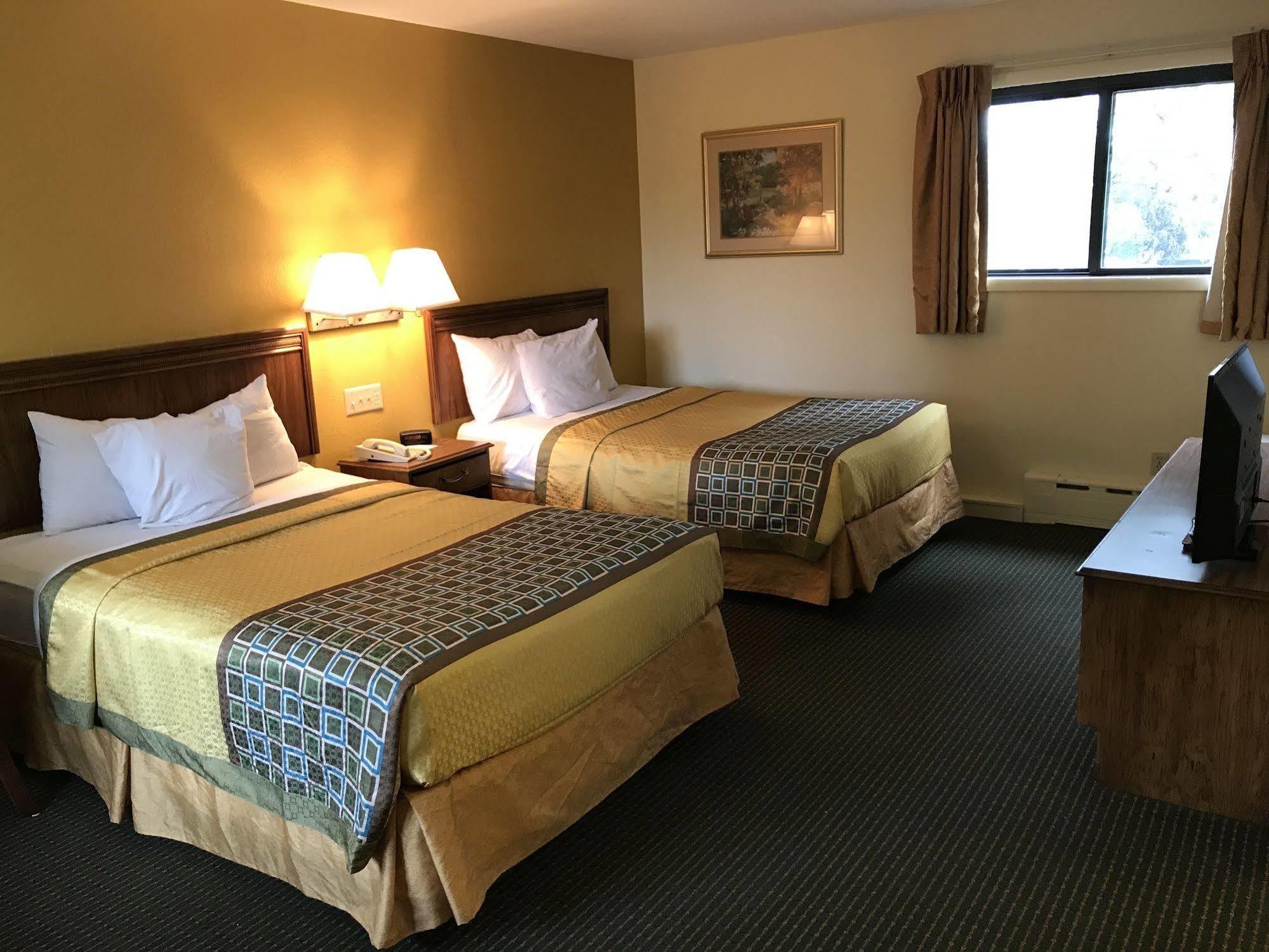 Budget Host Inn 桑达斯基 外观 照片