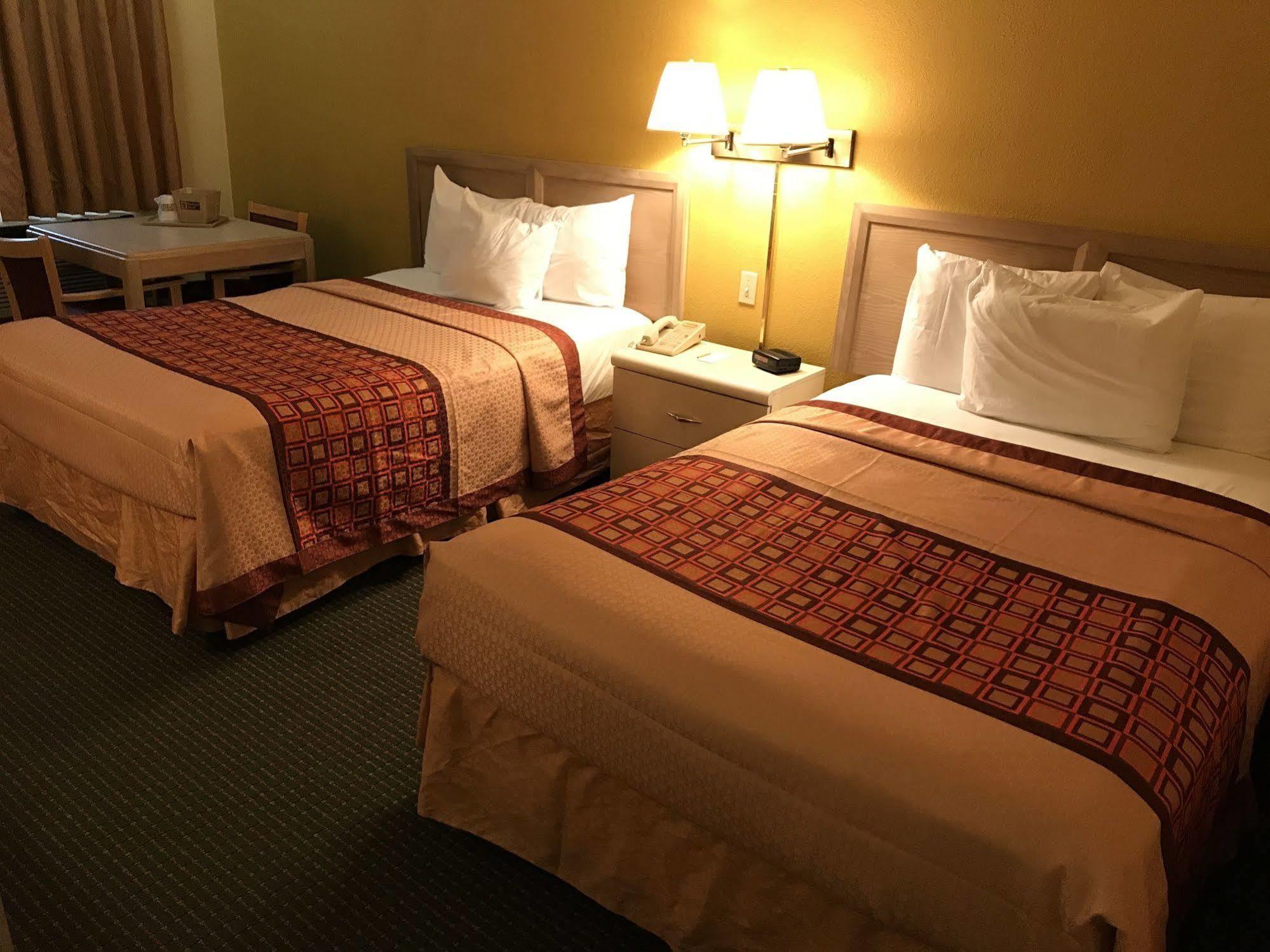 Budget Host Inn 桑达斯基 外观 照片