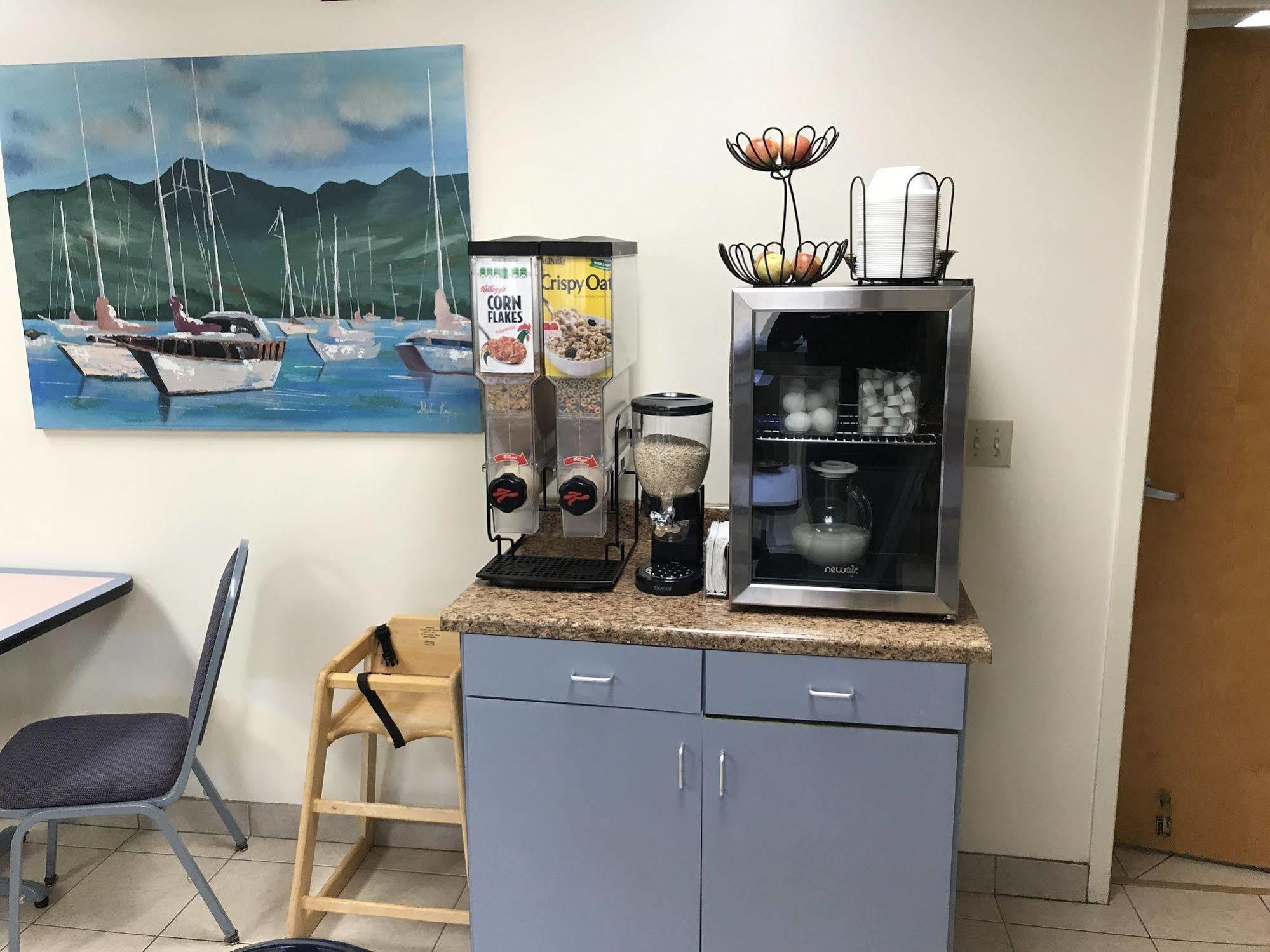 Budget Host Inn 桑达斯基 外观 照片