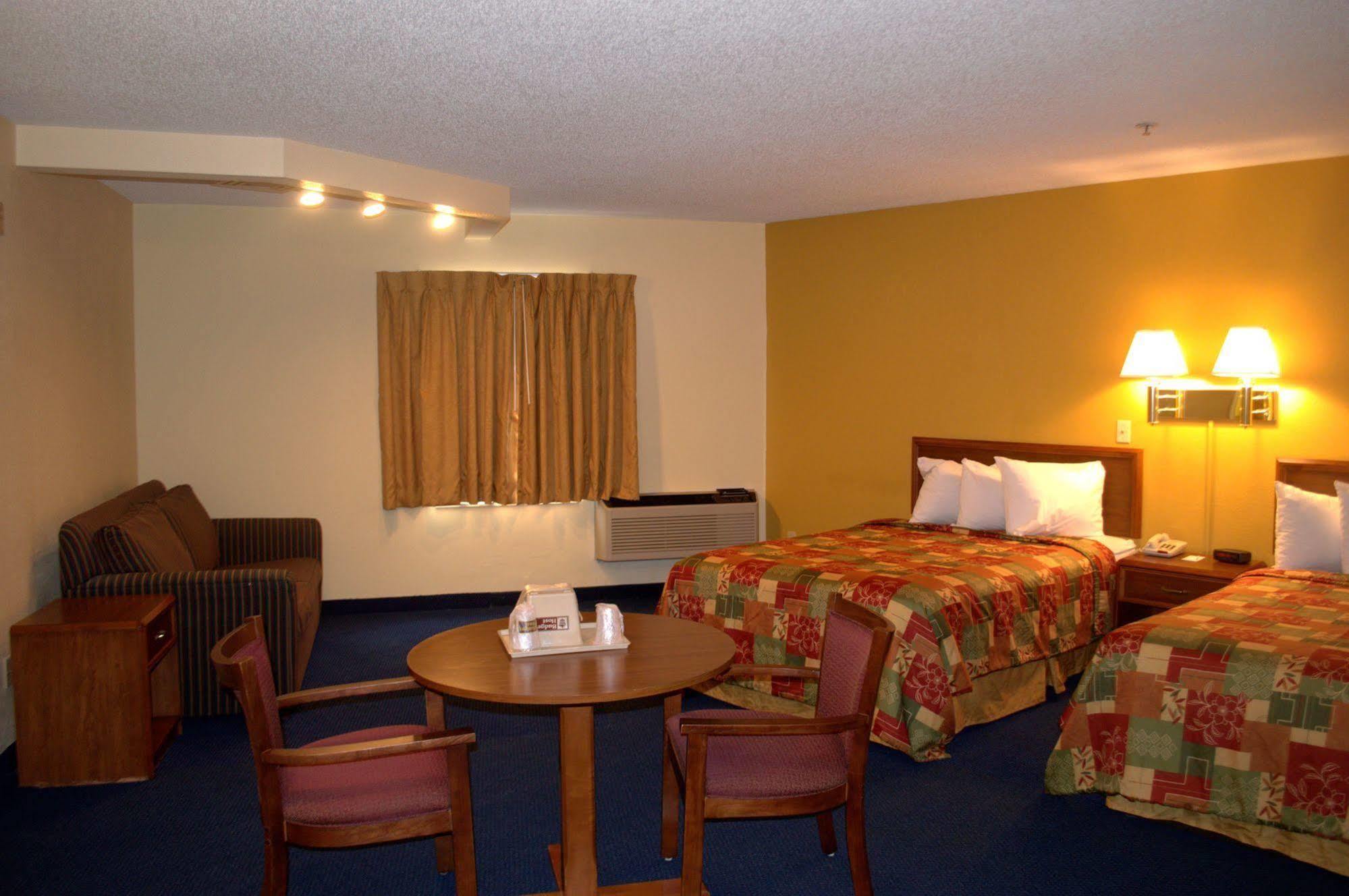 Budget Host Inn 桑达斯基 外观 照片
