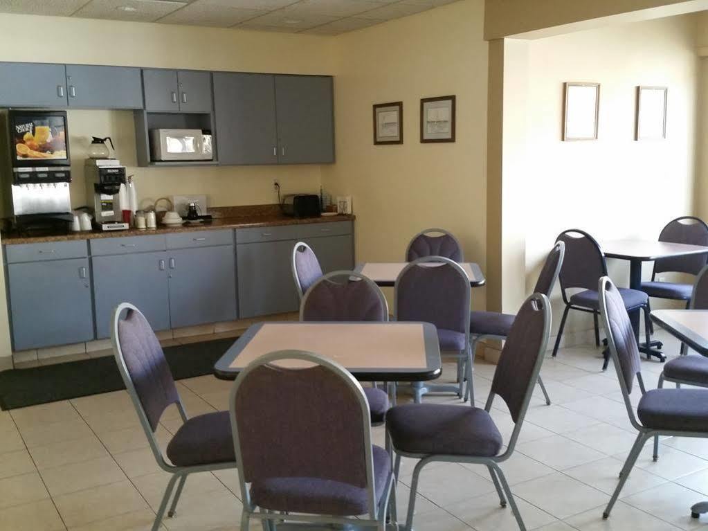 Budget Host Inn 桑达斯基 外观 照片